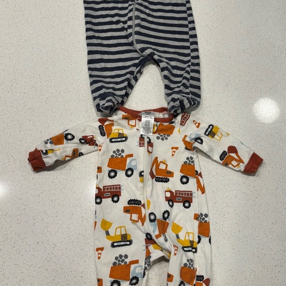 Gerber Newborn Bundle - 24 pieces! - Picture 4 of 4